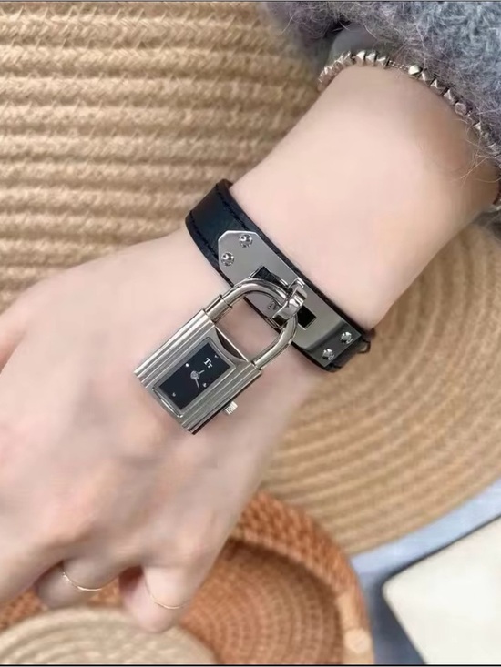 TT Accessories - Luxury Style Kelly Padlock Wristwatch in Silver Tone